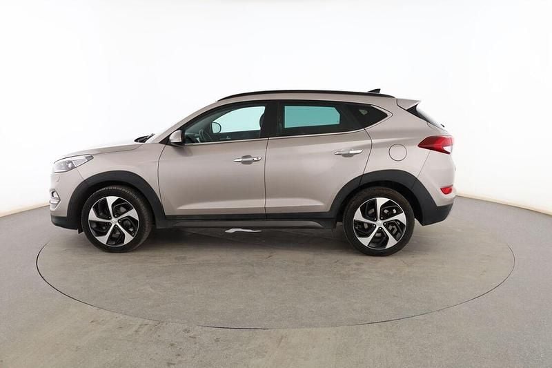 Usado Hyundai Tucson Style 177 CV (130 kW) 2016 Gris SUV