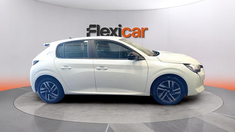Usado Peugeot 208 Active 102 CV (75 kW) 2023 Blanco Utilitario