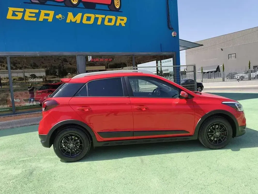 Usado Hyundai i20 Active 100 CV (73 kW) 2019 Rojo Utilitario