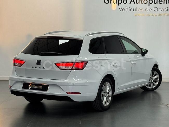 Usado Seat Leon Style 115 CV (84 kW) 2020 Blanco Familiar