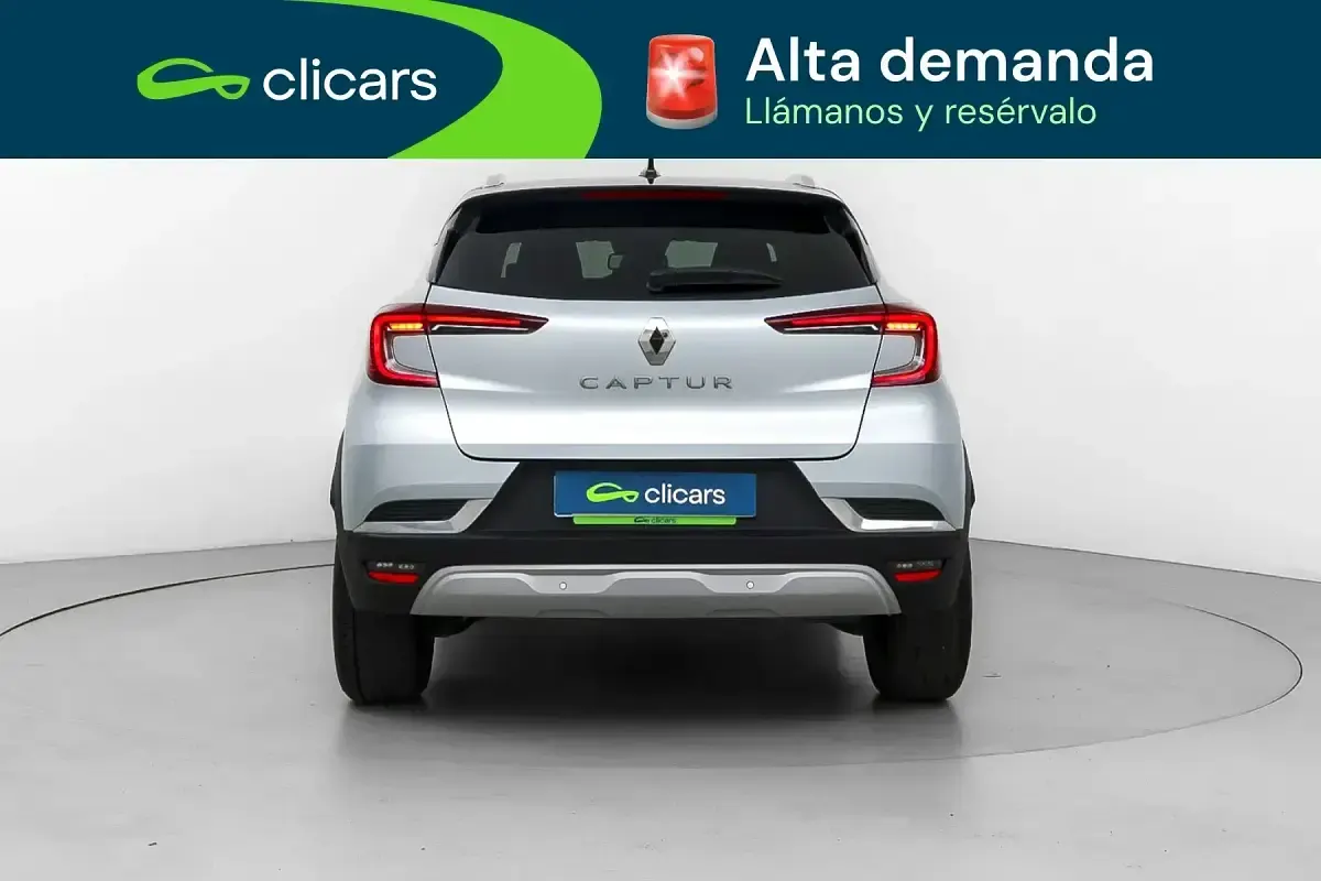 Usado Renault Captur Techno 90 CV (66 kW) 2024 Gris / plata SUV