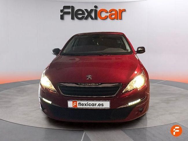 Usado Peugeot 308 Active 110 CV (80 kW) 2016 Rojo