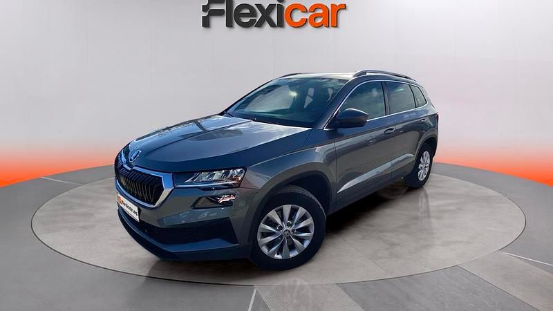 Usado Skoda Karoq Ambition 150 CV (110 kW) 2022 Gris SUV