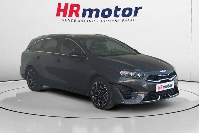 Gris Usado 2023 Kia Ceed GT-Line Familiar | 18.510 € (Un poco caro) - Imagen 1/4