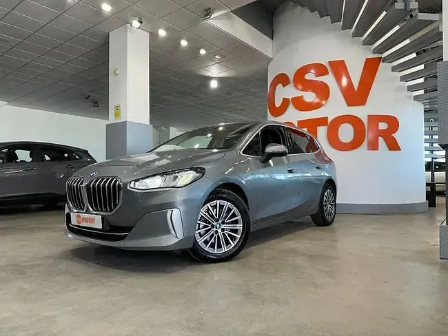 Usado BMW 225 Active Tourer 245 CV (180 kW) 2024 Gris Monovolumen