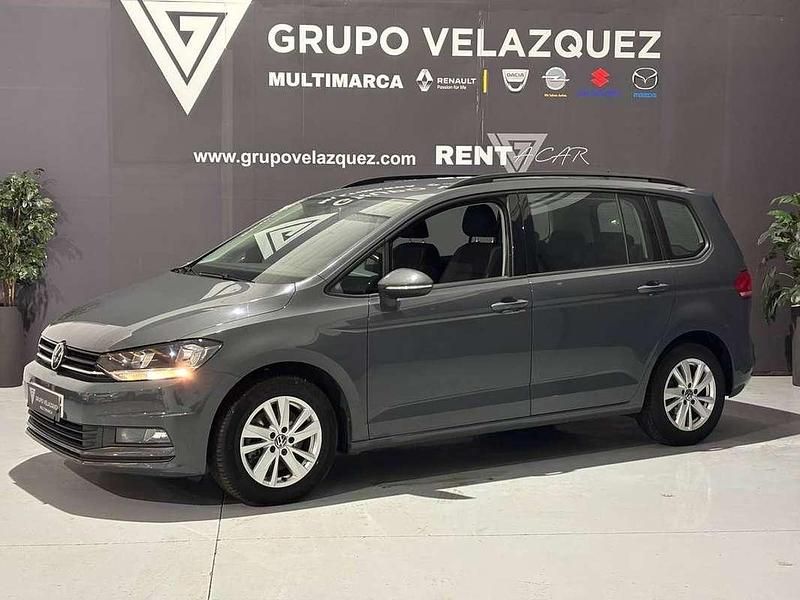 Usado VW Touran Business 122 CV (89 kW) 2021 Gris Monovolumen