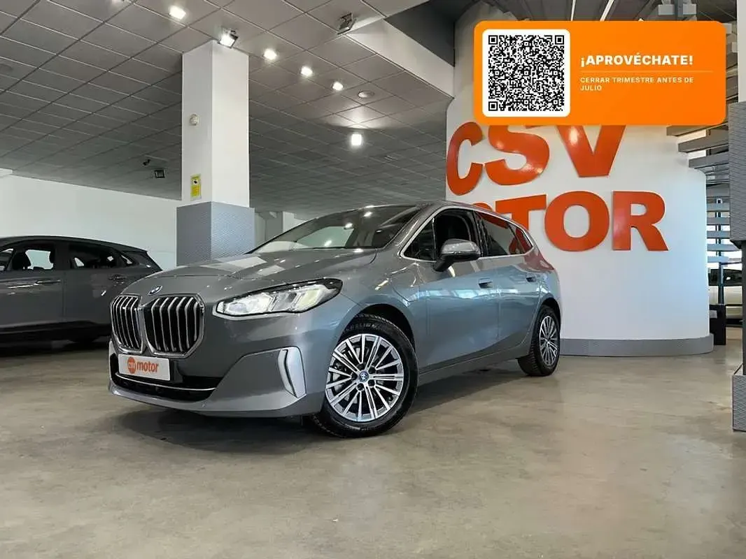 Usado BMW 225 Active Tourer 245 CV (180 kW) 2023 Gris / plata Monovolumen