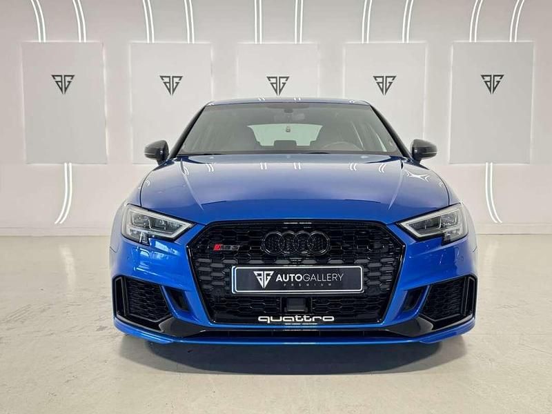 Usado Audi RS3 Sportback 400 CV (294 kW) 2018 Azul Utilitario