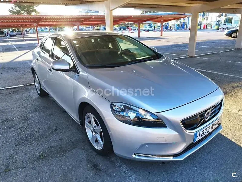 Usado Volvo V40 Summum 115 CV (84 kW) 2015 Gris / plata Berlina
