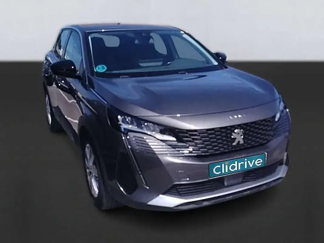 Usado Peugeot 3008 Active 131 CV (96 kW) 2022 Gris SUV