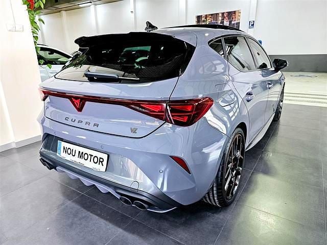 Nuevo Cupra Leon VZ 300 CV (220 kW) 2025 Gris / plata Berlina