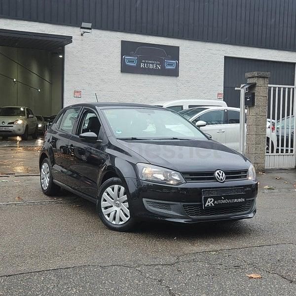 Usado VW Polo Advance 70 CV (51 kW) 2012 Gris / plata Utilitario