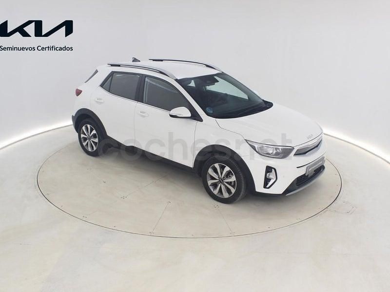 Usado Kia Stonic 100 CV (73 kW) 2024 Blanco SUV