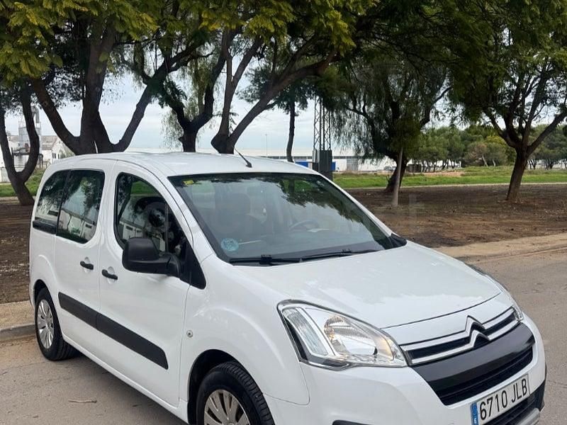 Usado Citroën Berlingo XTR 100 CV (73 kW) 2016 Blanco Monovolumen