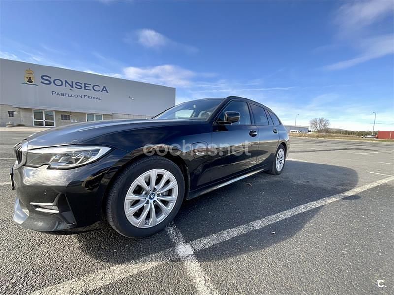 Usado BMW 320e Advantage 204 CV (150 kW) 2022 Negro Familiar
