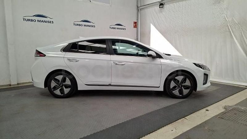Usado Hyundai Ioniq 141 CV (103 kW) 2022 Blanco Utilitario