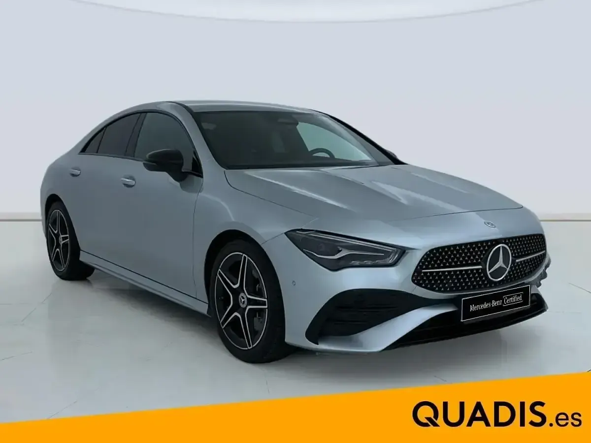 Usado Mercedes CLA220 190 CV (139 kW) 2025 Gris plata Berlina