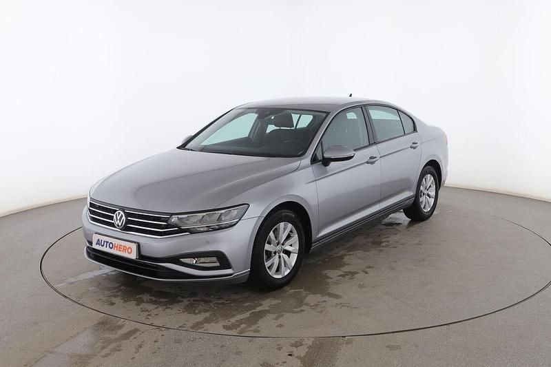 Gris Usado 2019 VW Passat Berlina | 17.299 € (Precio justo) - Imagen 1/3
