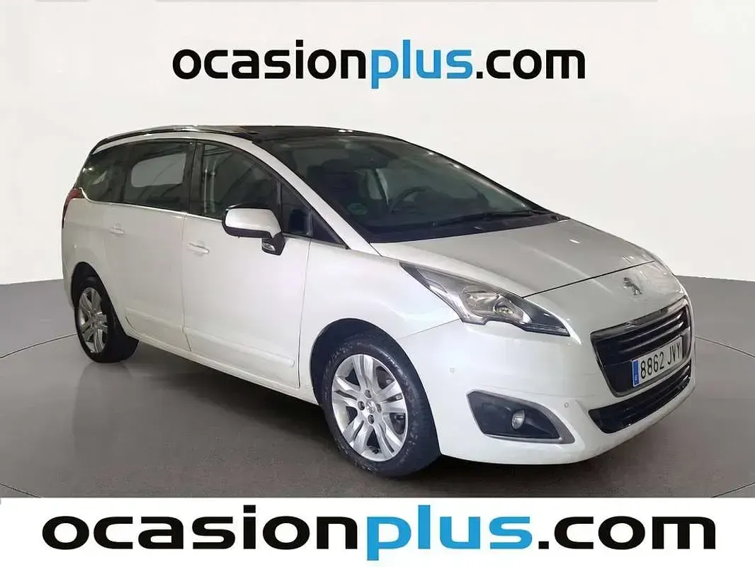 Usado Peugeot 5008 Allure 120 CV (88 kW) 2016 Blanco Monovolumen