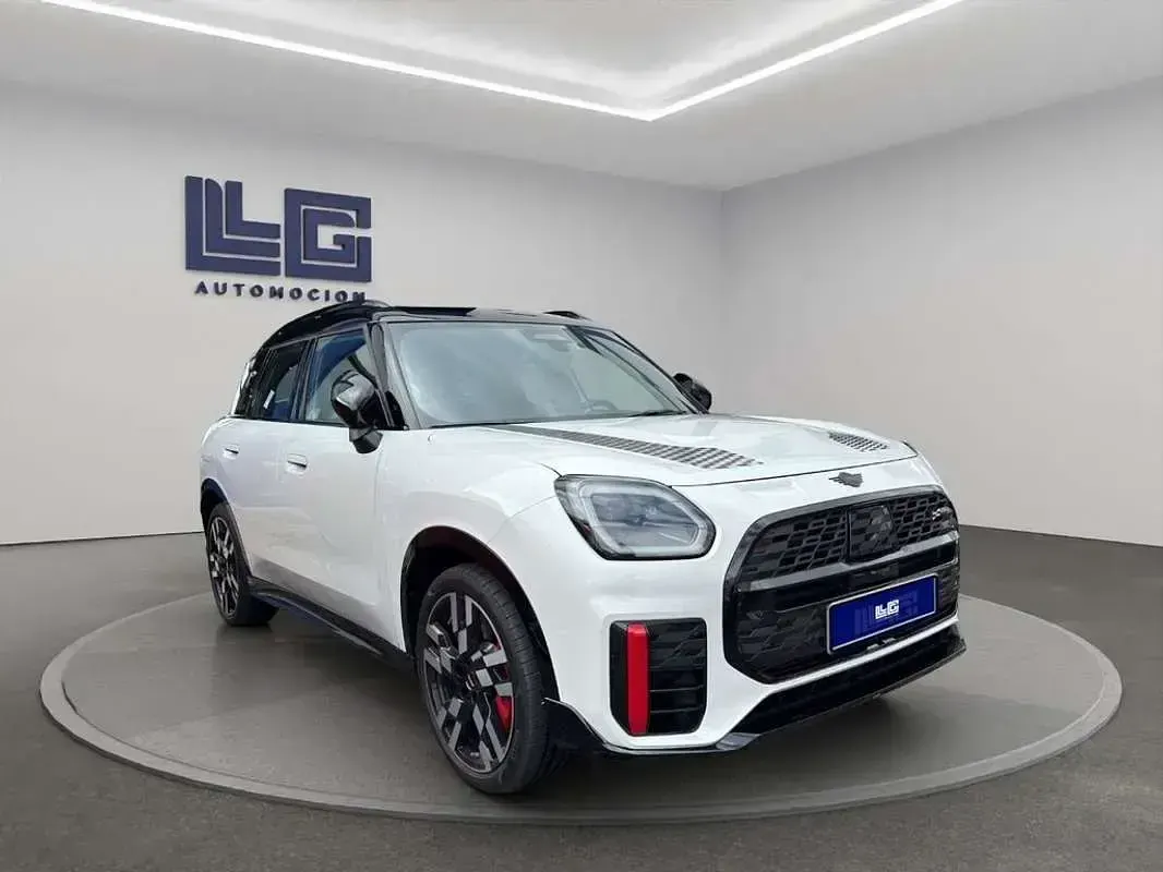 Usado Mini John Cooper Works 300 CV (220 kW) 2025 Blanco Utilitario