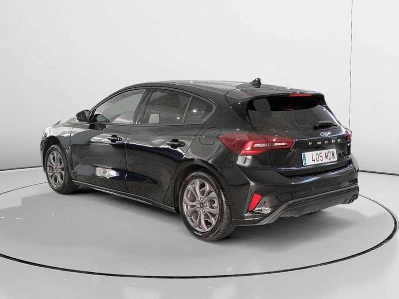 Usado Ford Focus ST-Line 126 CV (92 kW) 2023 Negro Utilitario