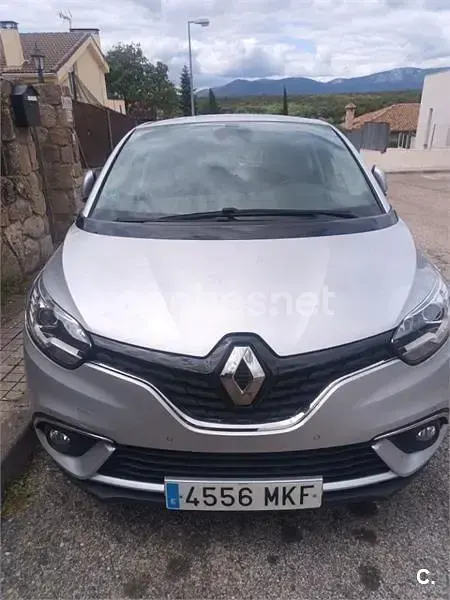 Usado Renault Grand Scénic IV Life 120 CV (88 kW) 2020 Gris / plata Monovolumen