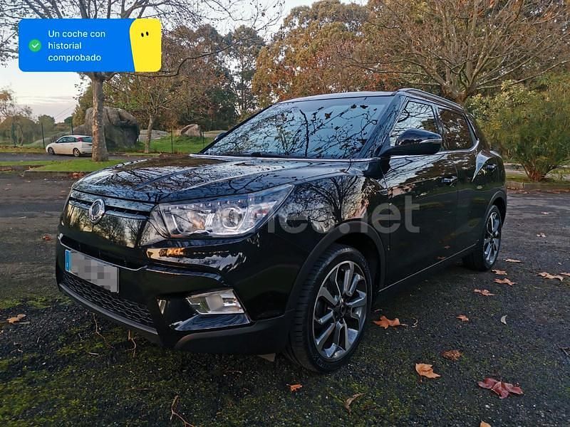 Negro Usado 2016 Ssangyong (KGM) Tivoli SUV | 10.790 € (Un poco caro) - Imagen 1/4