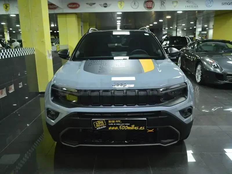 Usado Jeep Avenger North 145 CV (106 kW) 2025 Gris / plata SUV