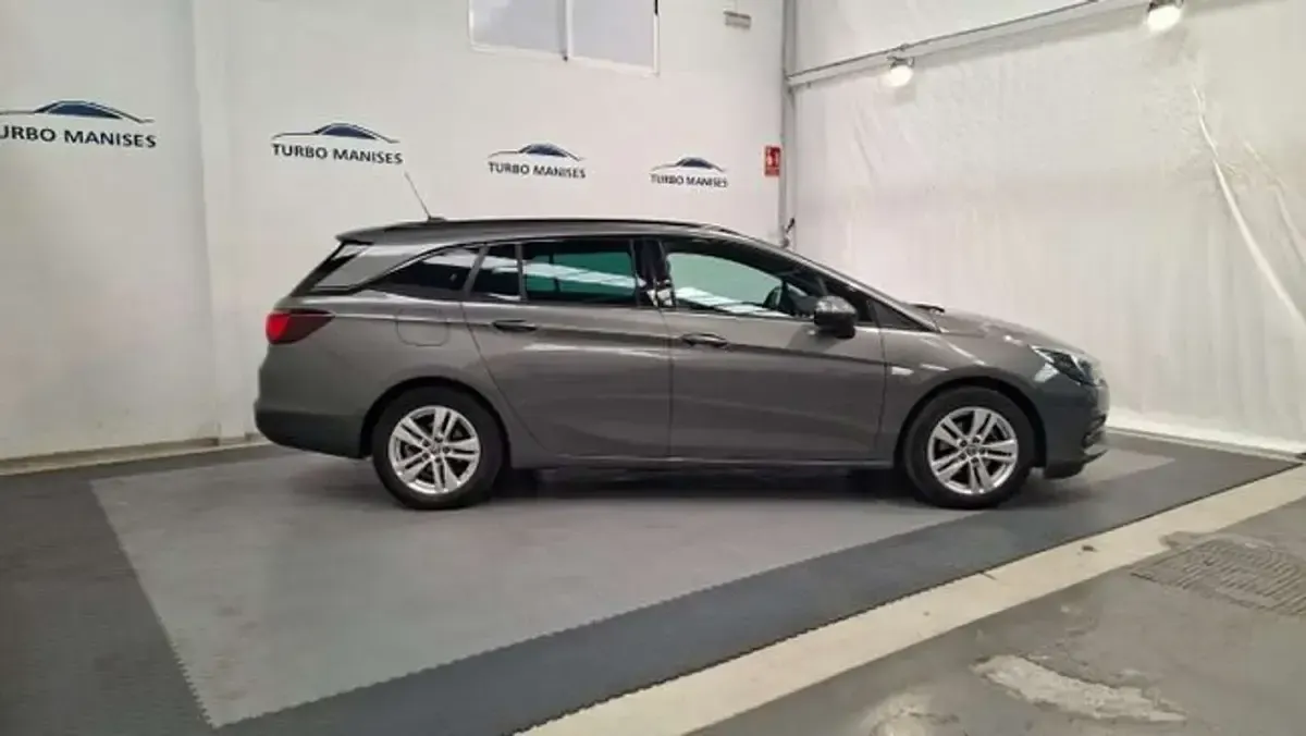 Usado Opel Astra Ultimate 147 HP (108 kW) 2021 Cinzento Carrinha