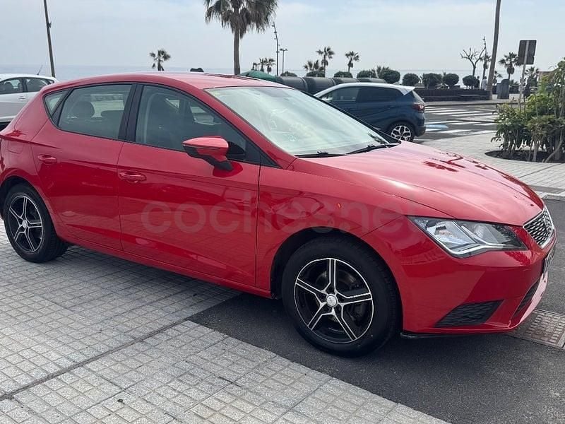 Usado Seat Leon Style 110 CV (80 kW) 2014 Rojo Berlina