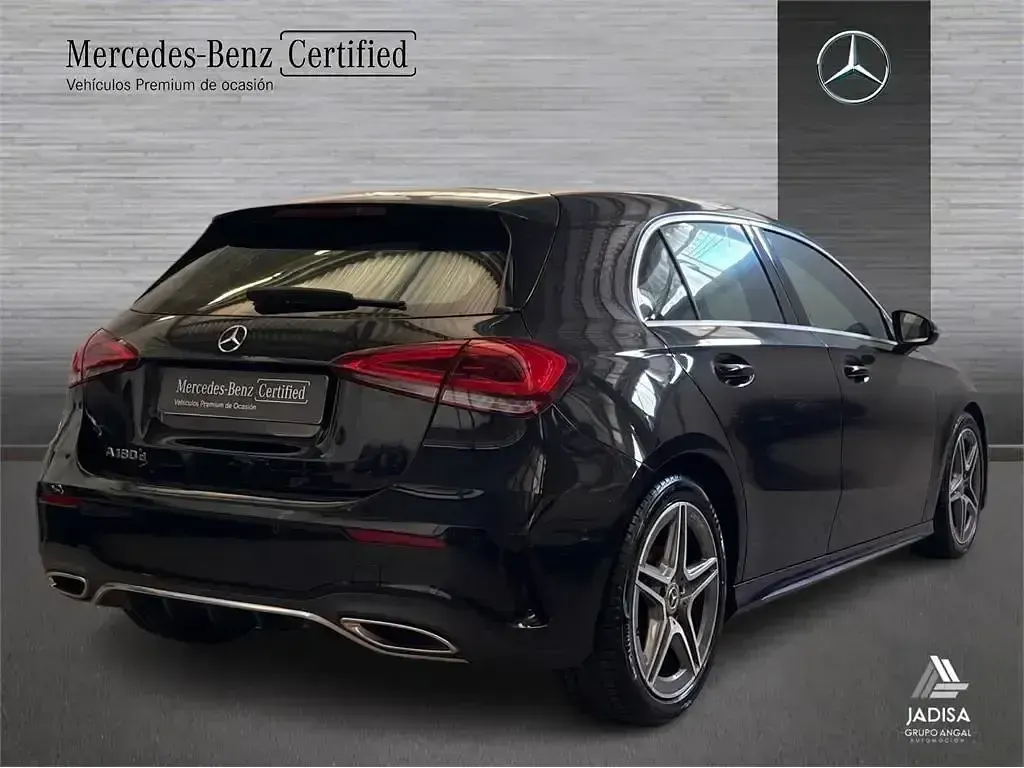 Usado Mercedes A180 116 CV (85 kW) 2022 Negro Berlina