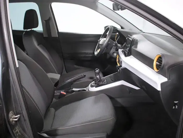 Usado Seat Arona Style 115 CV (84 kW) 2025 Gris SUV