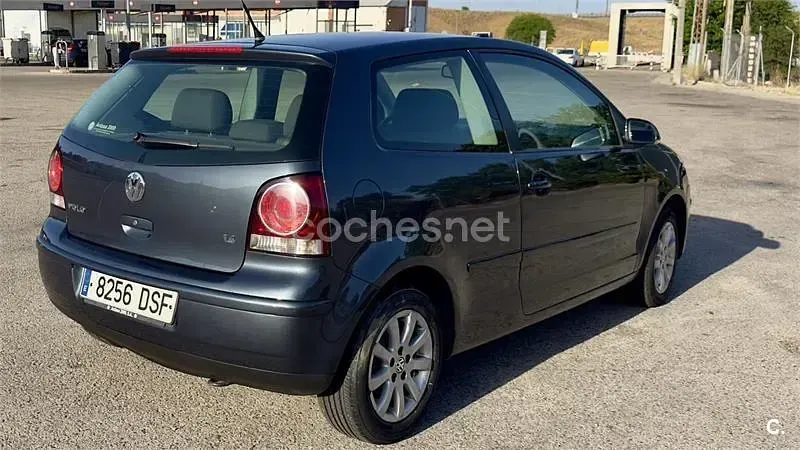 Usado VW Polo Advance 75 CV (55 kW) 2005 Amarillo Utilitario