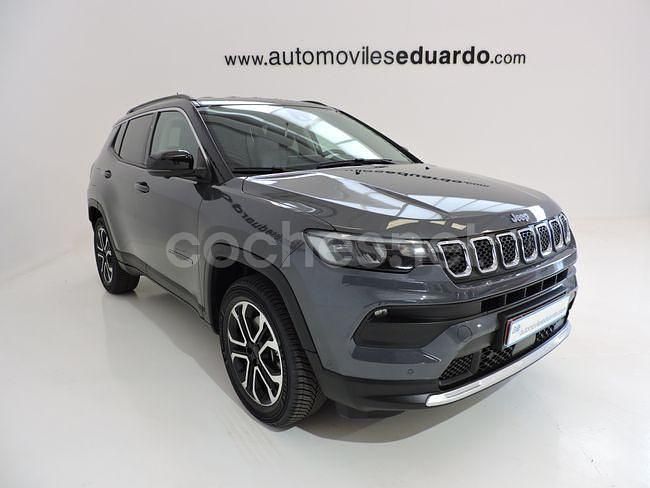 Usado Jeep Compass Limited 190 CV (139 kW) 2022 Gris / plata SUV