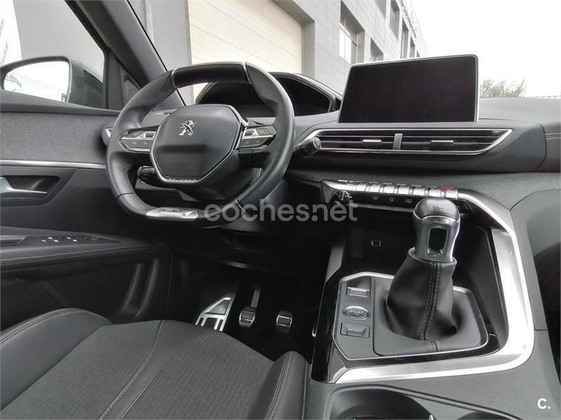 Negro Usado 2018 Peugeot 3008 GT-line SUV | 15.300 € - Imagen 1/4