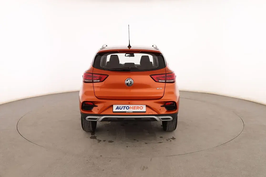 Usado MG ZS Comfort 106 CV (77 kW) 2023 Naranja SUV