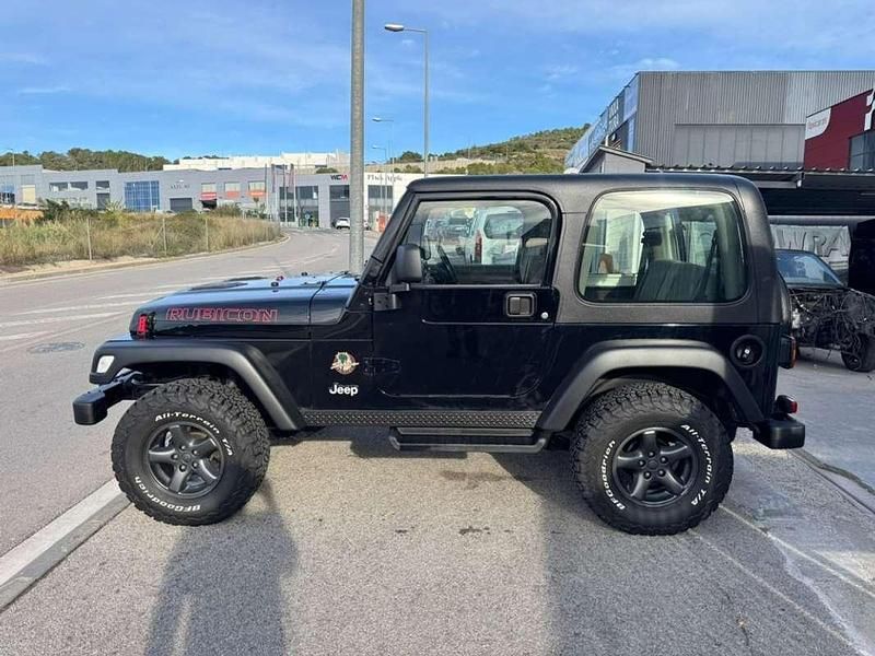 Usado Jeep Wrangler Sport 177 CV (130 kW) 2004 Negro SUV