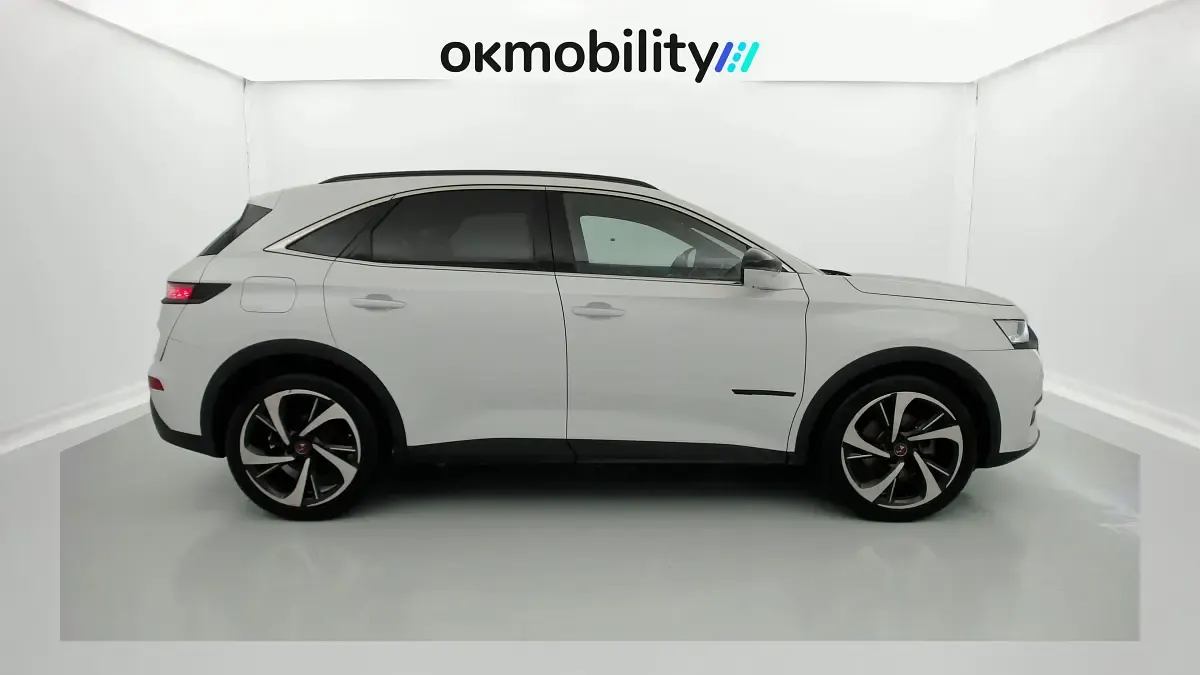 Usado DS Automobiles DS7 Crossback Performance Line Plus 300 CV (220 kW) 2022 Blanco nacarado SUV
