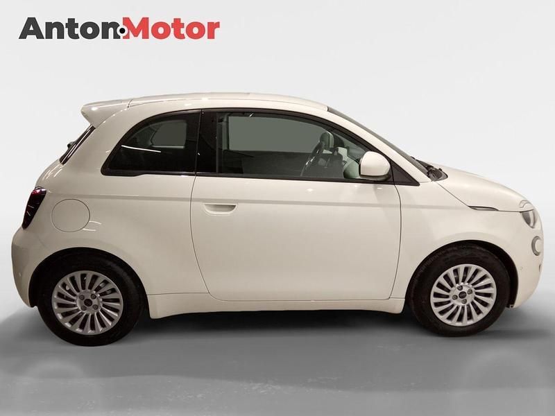 Usado Fiat 500e 86 kW (118 CV) 2024 Blanco Utilitario