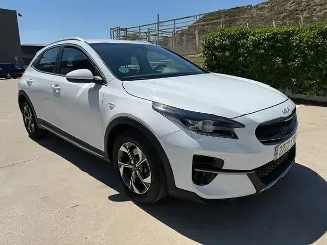 Usado Kia XCeed 120 CV (88 kW) 2022 Blanco SUV