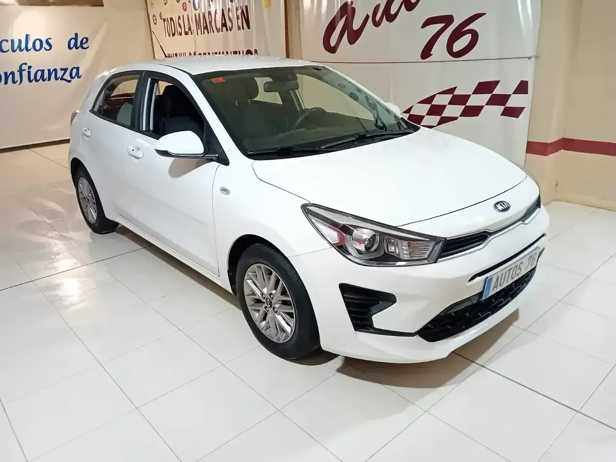Usado Kia Rio 84 CV (61 kW) 2021 Blanco