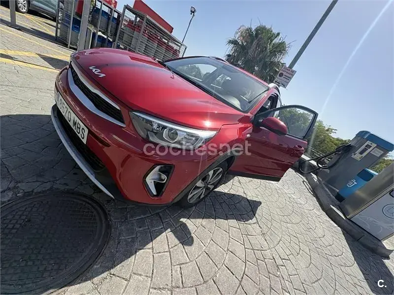 Usado Kia Stonic Plus 84 CV (61 kW) 2022 Rojo SUV