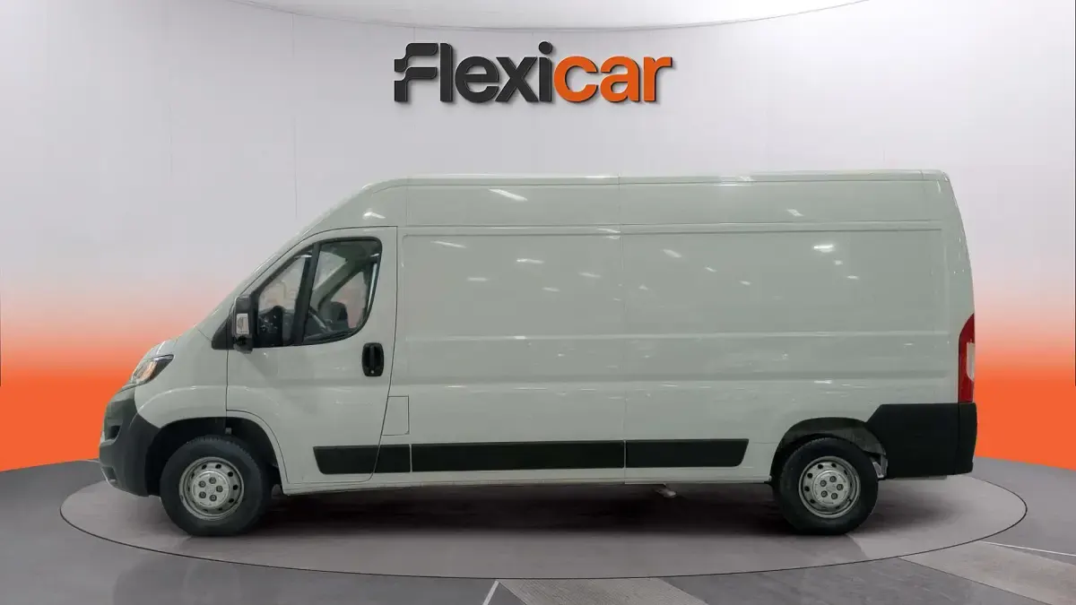 Usado Peugeot Boxer 140 CV (102 kW) 2023 Blanco Van