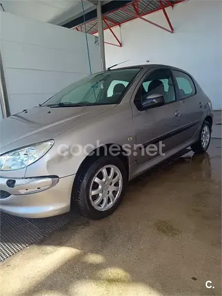 Begagnad Peugeot 206 75 HK (55 kW) 2005 Grå Sedan