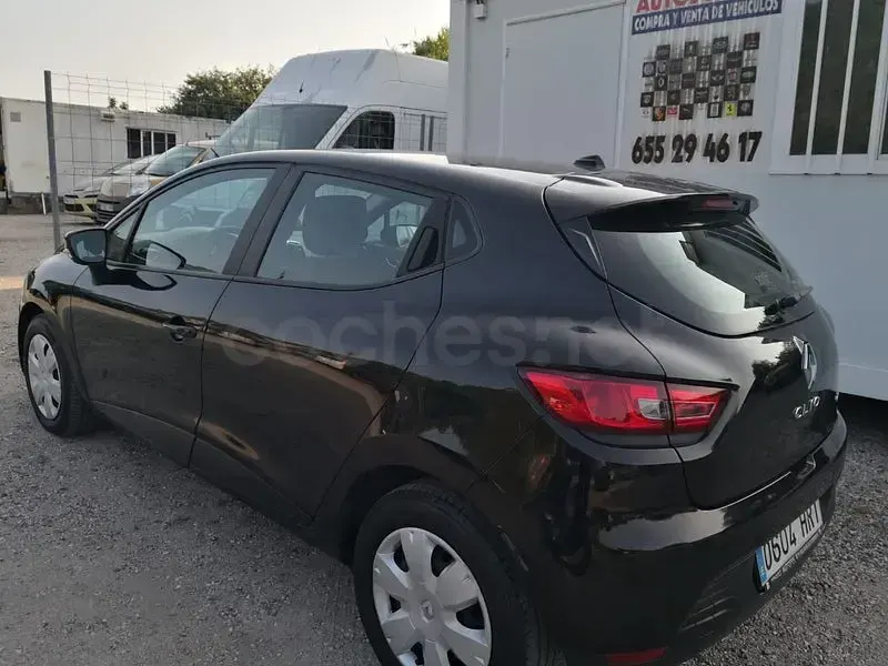 Usado Renault Clio IV Dynamique 90 CV (66 kW) 2013 Negro Berlina