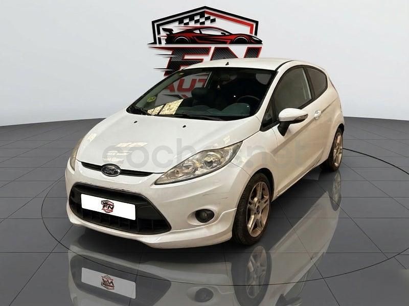Usado Ford Fiesta Sport 95 CV (69 kW) 2011 Blanco Utilitario
