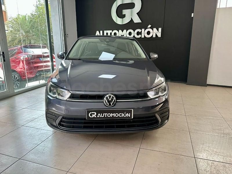 Usado VW Polo 95 CV (69 kW) 2021 Gris / plata Utilitario