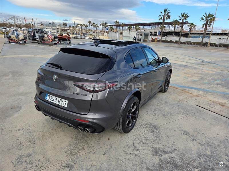 Usado Alfa Romeo Stelvio 510 CV (375 kW) 2021 Gris / plata SUV
