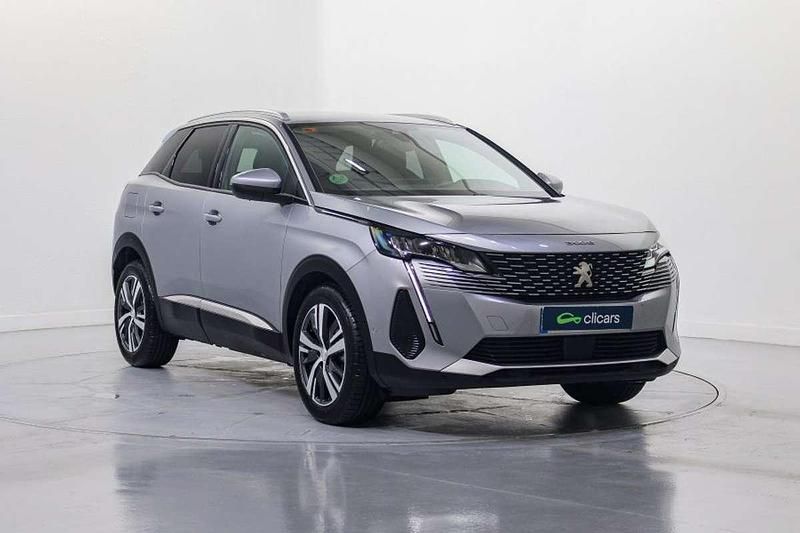 Usado Peugeot 3008 Allure 131 CV (96 kW) 2021 Plateado SUV
