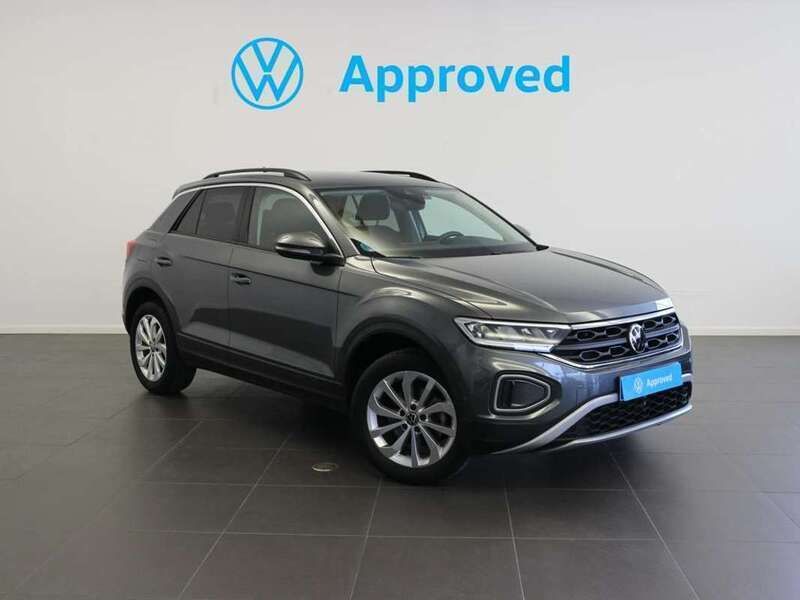 Gris Usado 2024 VW T-Roc Life SUV | 26.200 € (Un poco caro) - Imagen 1/4